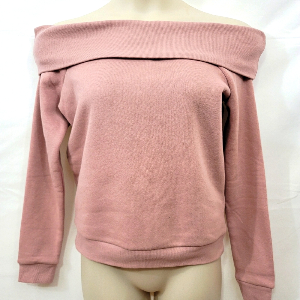 Off shoulder GBYGUESS Sweater